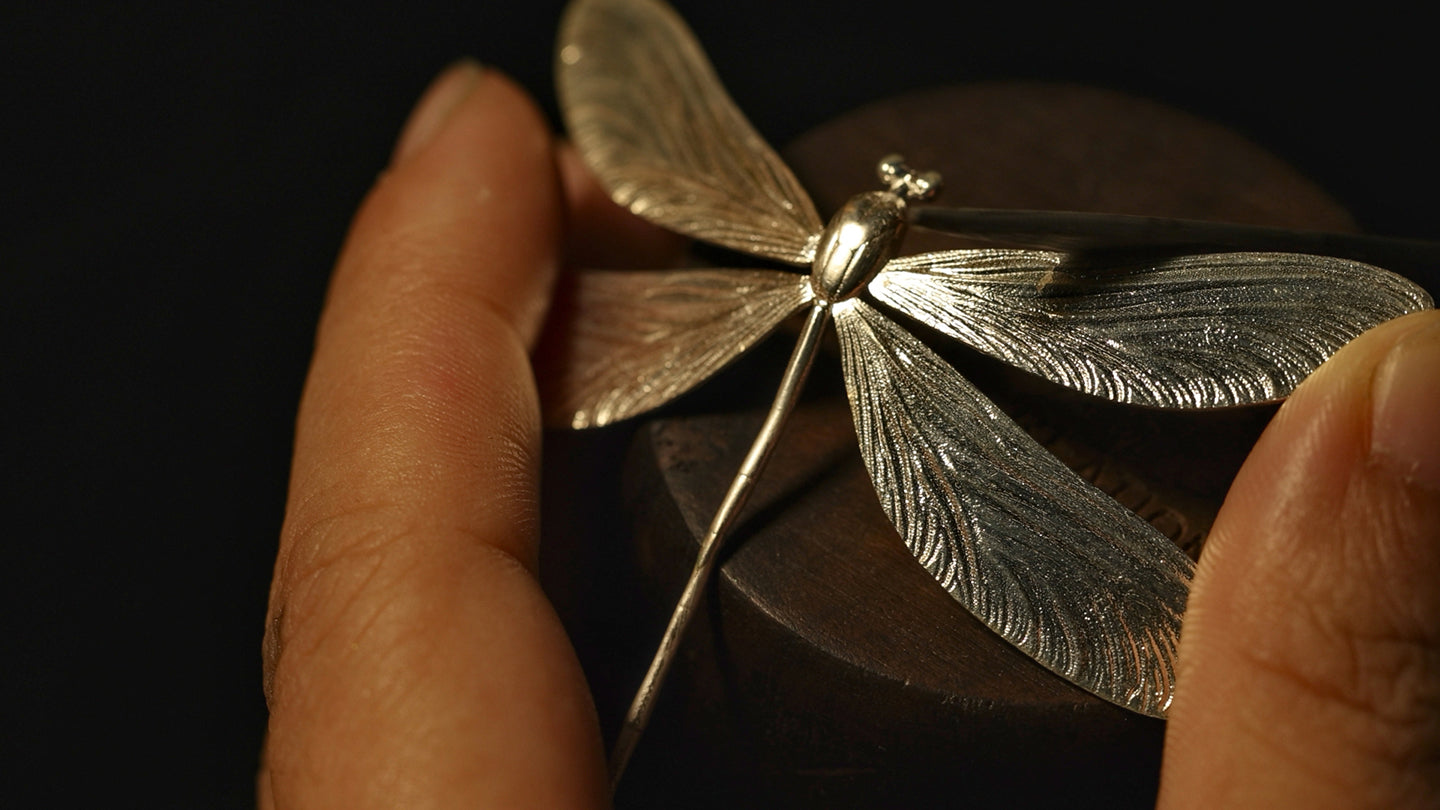 Damselfly — Silver Lacquer Brooch