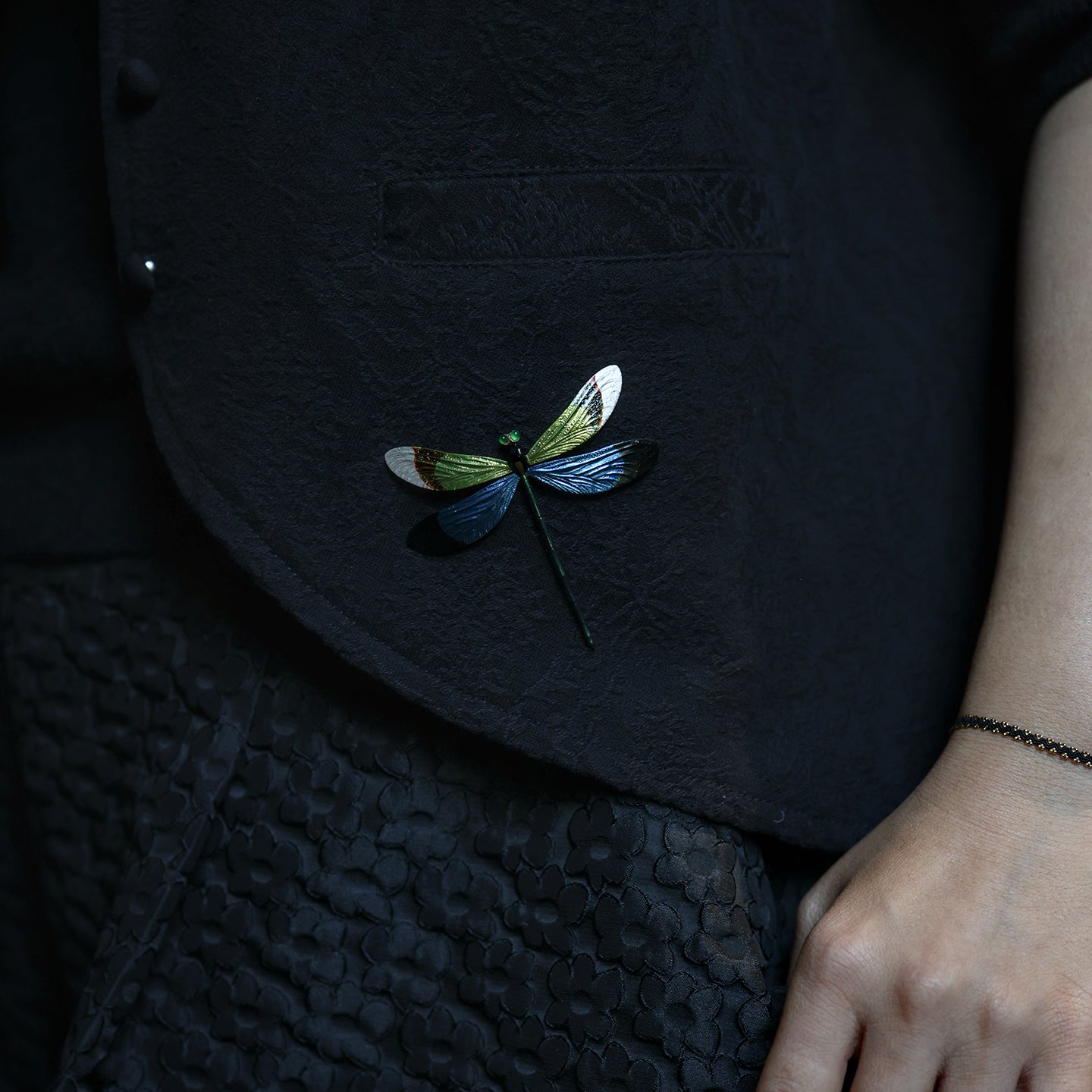 Damselfly — Silver Lacquer Brooch